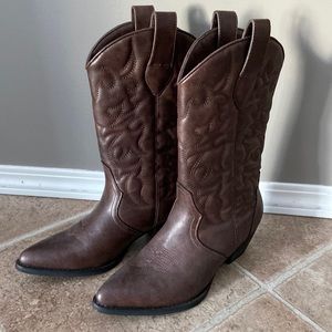 Fashion cowgirl boots